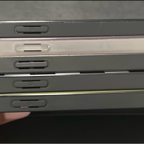 Lost of 5 iPhone 12 Pro Max Flaunt square Cases - Picture 4 of 6